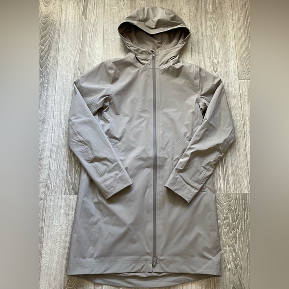 Aritzia the group by babaton frontier hooded waterproof rain coat jacket S - Picture 3 of 7
